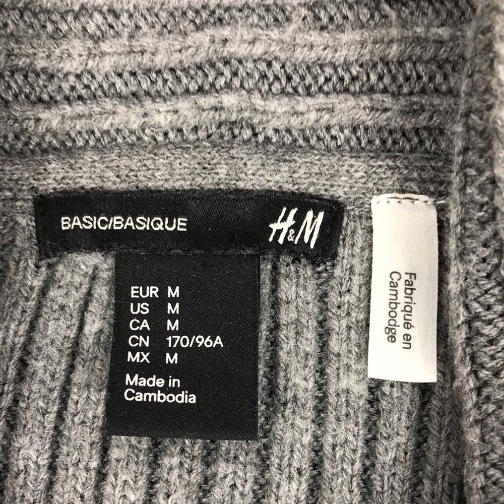 Sweater - Picture 2 of 5